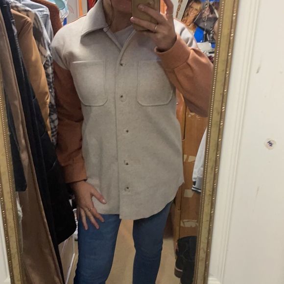 VICI Colorblock Oversized Button Up Shacket. Size S - Picture 6 of 12